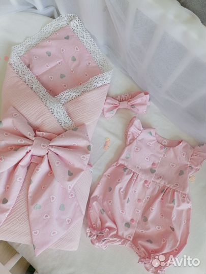 Комплект на выписку для девочки новый