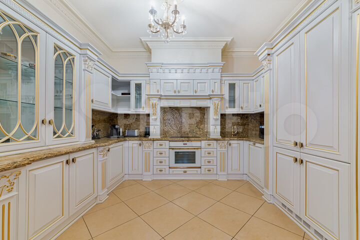 6-к. квартира, 268,2 м², 2/8 эт.