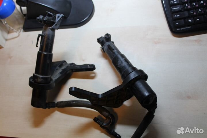 Форсунки омывателя фар на Mercedes w208 CLK