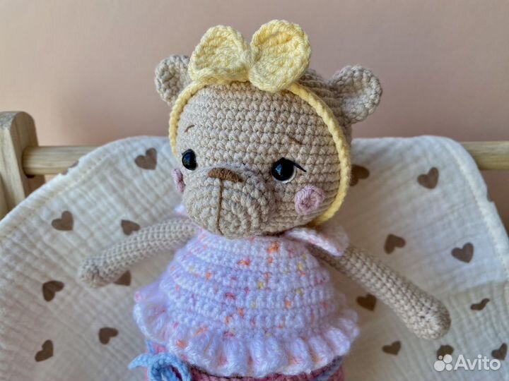 Вязаная игрушка мишка