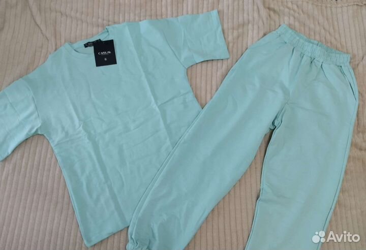 Спортивный костюм женский