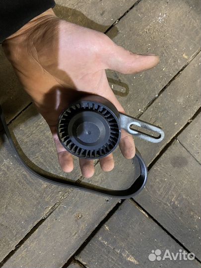 Натяжитель ремня кондиционера BMW N62