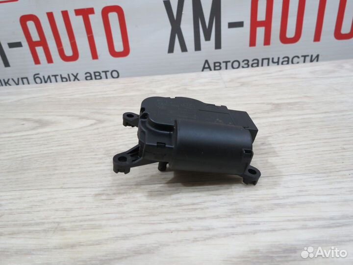 Моторчик заслонки отопителя Porsche Cayenne 957