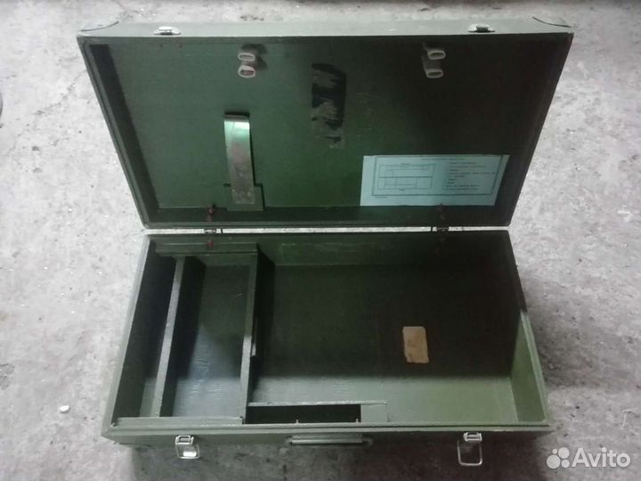 Деревянный чемодан