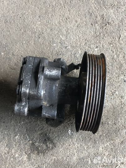 300145156L KYB насос гура volkswagen passat b5