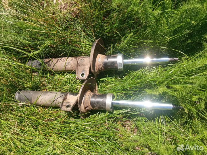 Амортизатор передний kia rio 3 бу цена за все