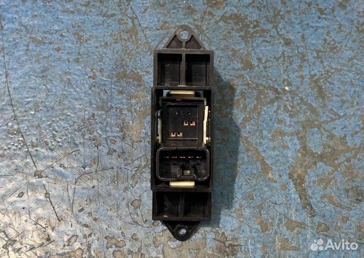 Кнопка стеклоподъемника Mitsubishi Lancer 10 CY