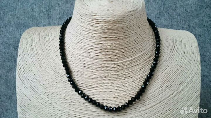 Бусы из стеклянных граненых бусин