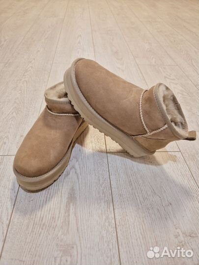 Короткие угги (UGG) на платформе