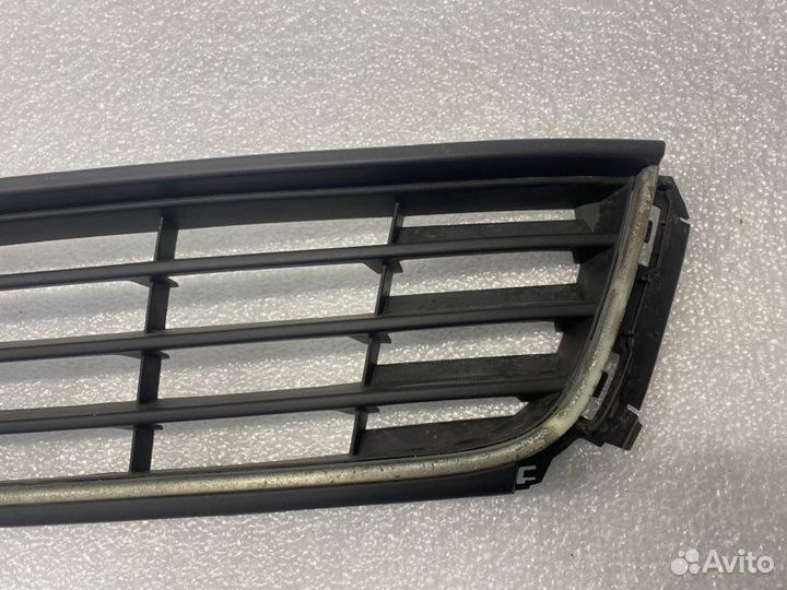 Решетка бампера Volkswagen Polo седан 1.6 2014