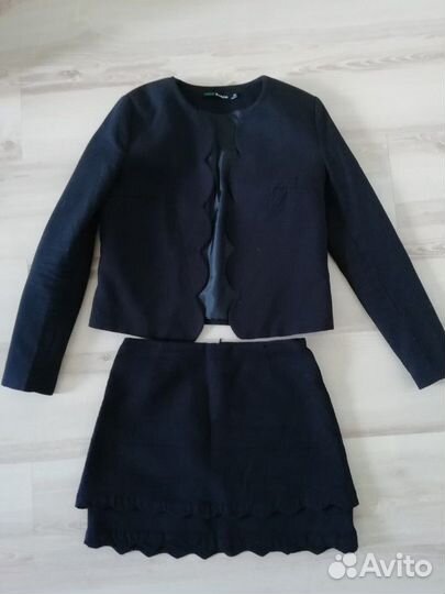 Жакет +2юбки 42-44 р-ра