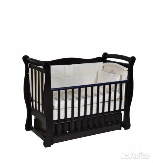 Детская кроватка с маятником. Доставка