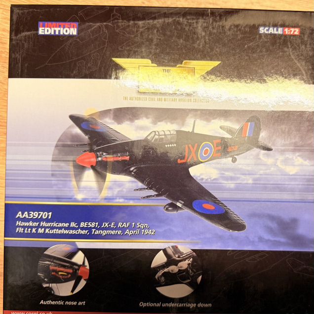 Модель самолета -Hawker Hurricane IIc