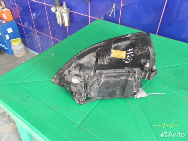 Фара левая Volvo S40 V50 галоген серая