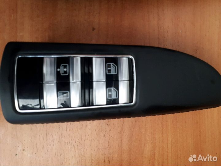 Кнопки стеклоподьемников Мерседес W221