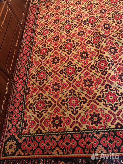 Ковер шерстяной новый