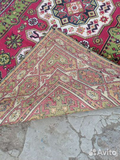 Ковер шерстяной