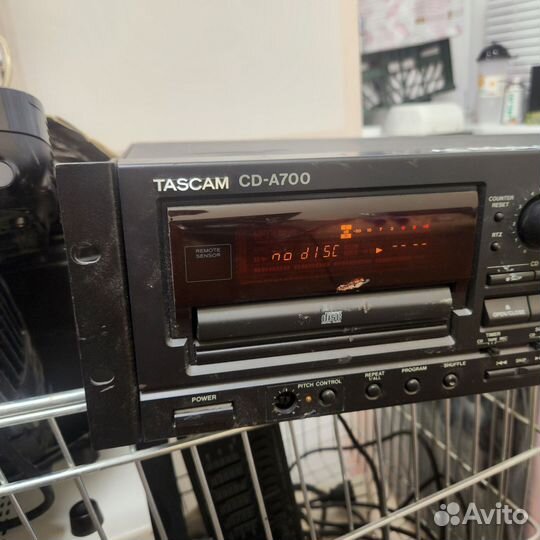 Проигрыватель Tascam cd-a700 дека