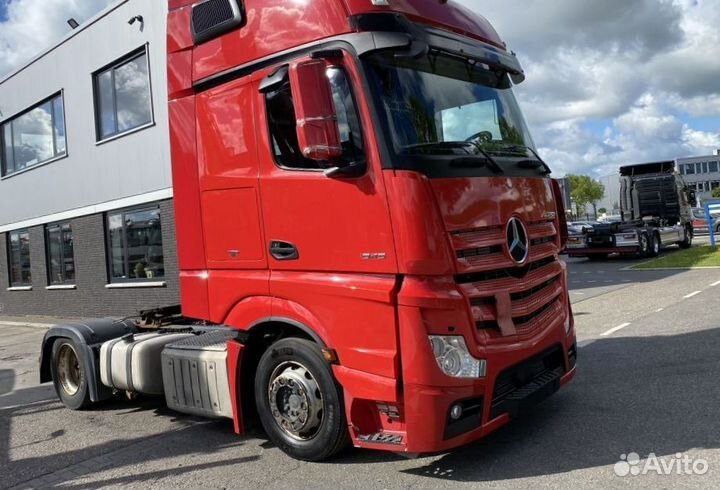 Pазбираем грузовик Mercedes-Benz Actros mpiv с 201