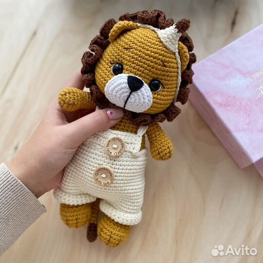 Львенок вязаный