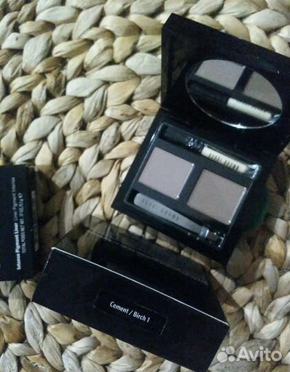 Bobbi Brown и MAC Тени для бровей