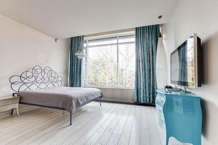 Таунхаус 350 м² на участке 2 сот.