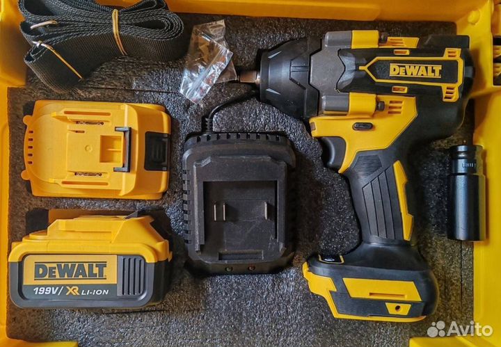 Аккумуляторный гайковерт DeWalt 800 Нм (Арт.39523)