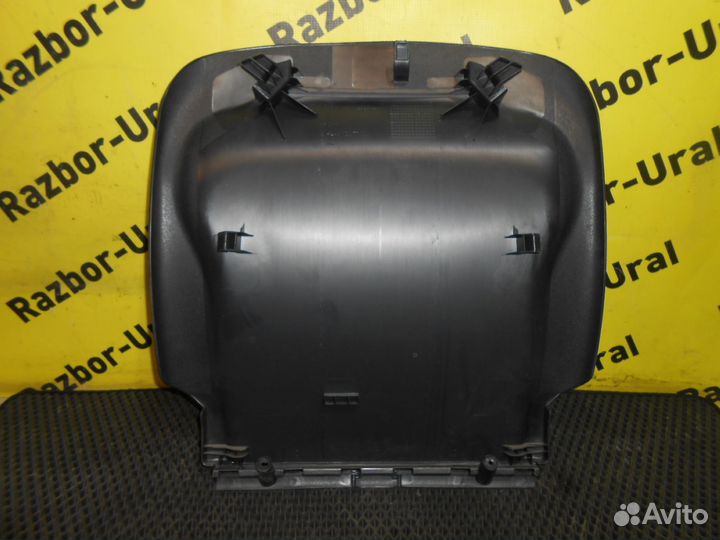 Задняя стенка переднего правого сиденья Мерседес-Б