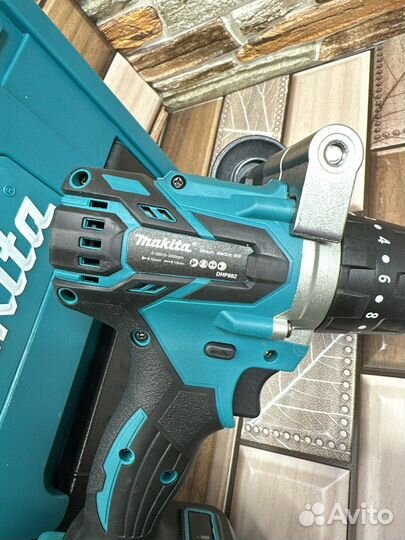 Шуруповерт makita 18v бесщеточный (6999)