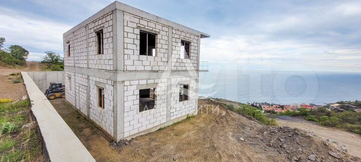 Дом 214 м² на участке 6,2 сот.