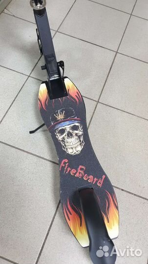 Самокат Fire колеса 200 мм новый