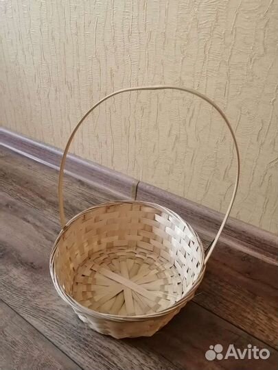 Корзина плетеная для подарков