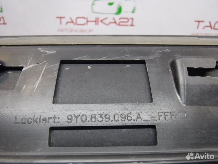 Накладка задней правой двери Porsche Cayenne 3 17+