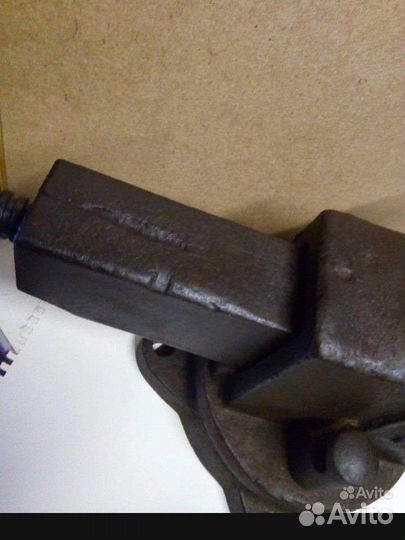 Тиски слесарные царские