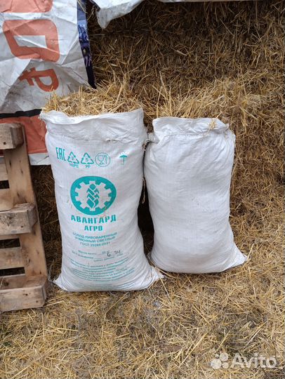 Солома в мешках