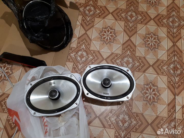 Колонки momo