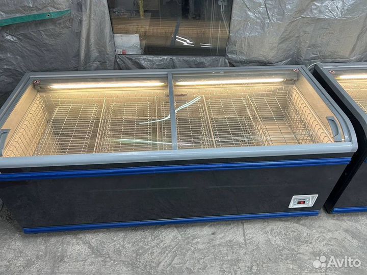Ларь морозильный бу 2,1метра перекрашенный