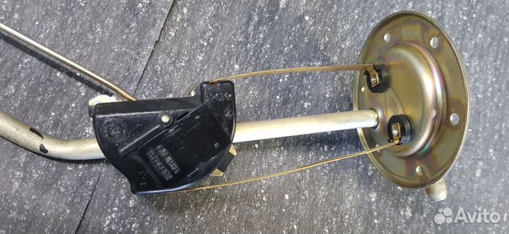 Датчик уровня топлива 2104 2102 новый