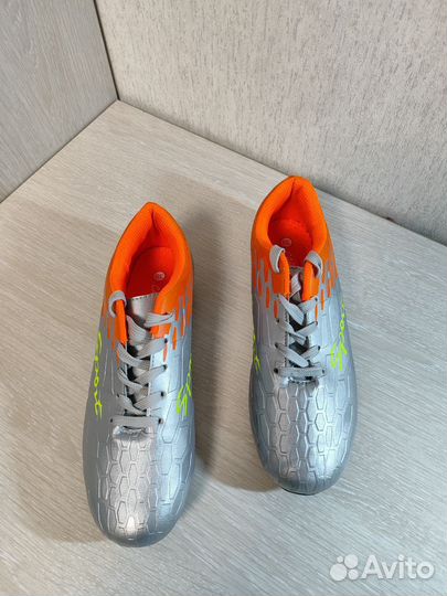 Футбольные бутсы