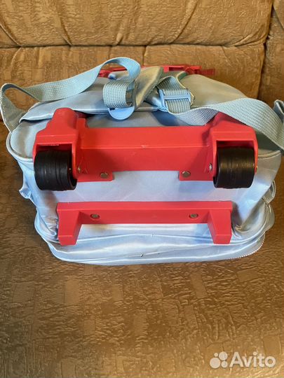 Рюкзак на колесиках