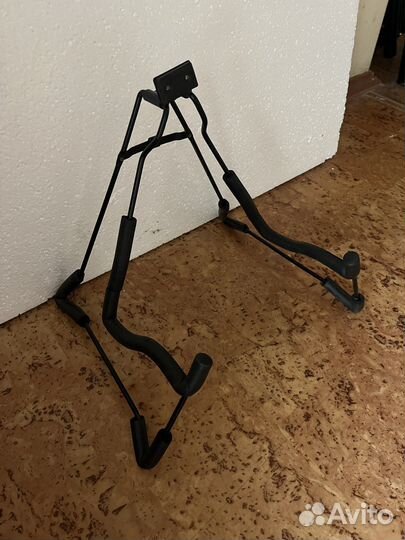 Подставка для гитары