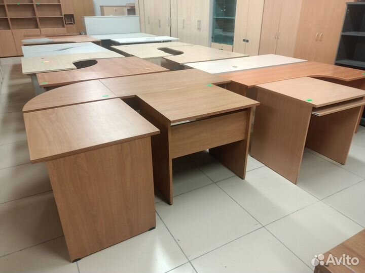 Столы б.у., много