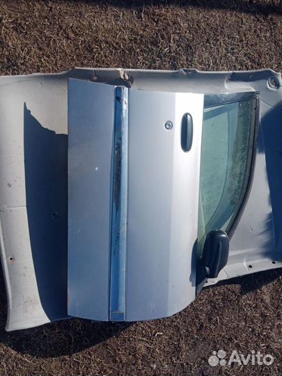 Toyota Duet 2001 г двери