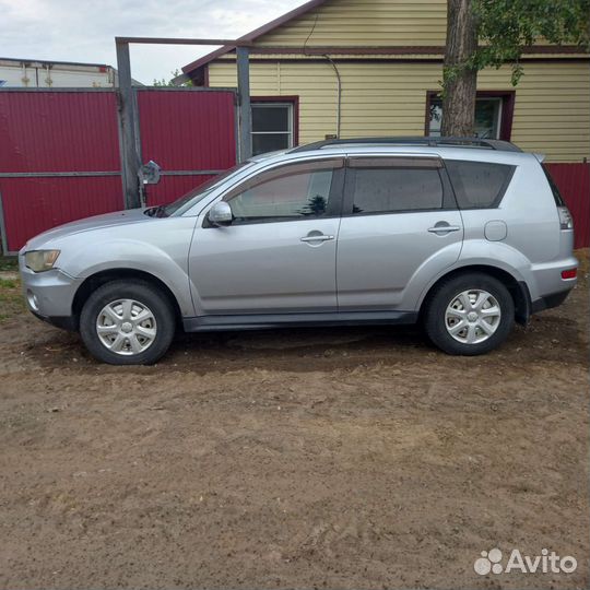 Mitsubishi Outlander 2.0 МТ, 2011, 500 000 км