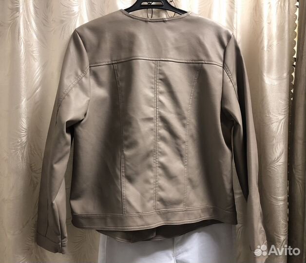 Женская куртка экокожа на 54 размер