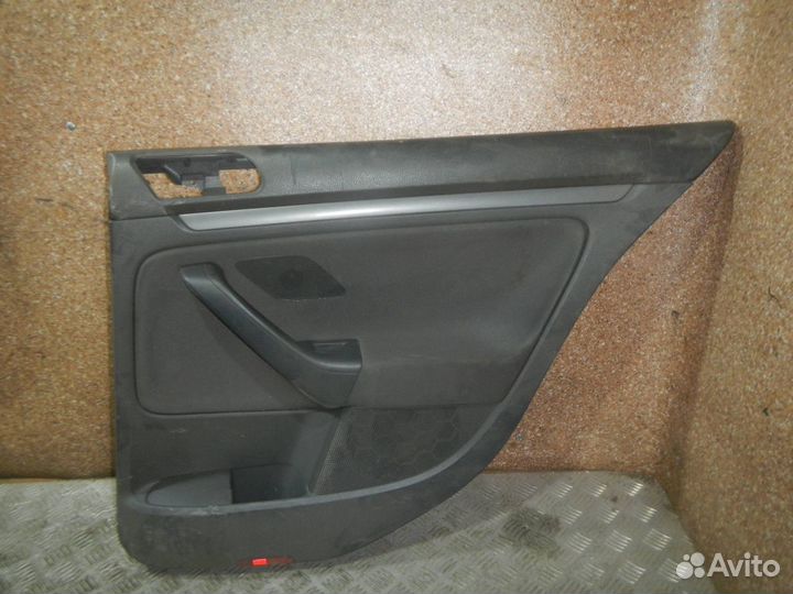 Обшивка двери задней правой, Volkswagen (Фольксваг