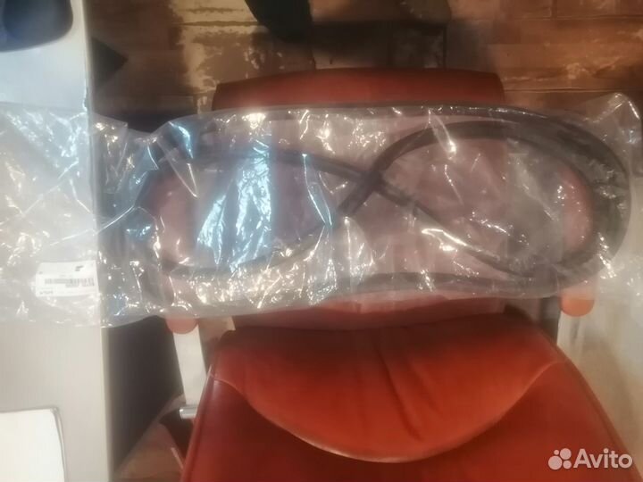 Уплотнитель передней левой двери KIA Stinger 2017