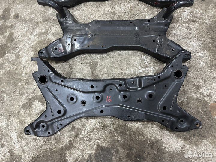 Передний подрамник 34 т.км Оригинал Lancer 10, XL
