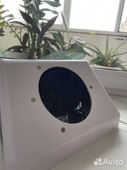 Вытяжка для маникюра