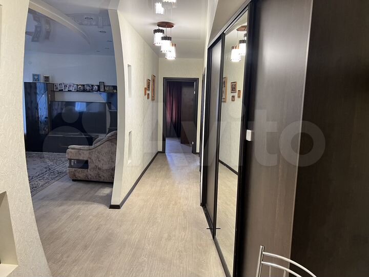 3-к. квартира, 101,8 м², 2/9 эт.
